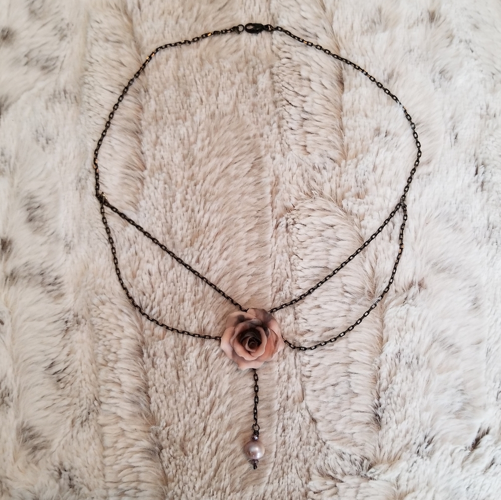 Rose choker necklace